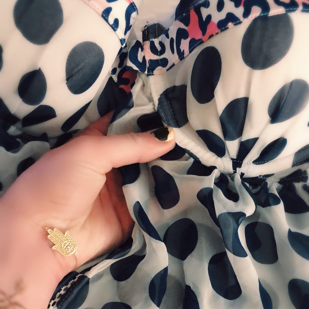 Sarah’s a clothing addict w taste for the unique. - Picture 2 of 2